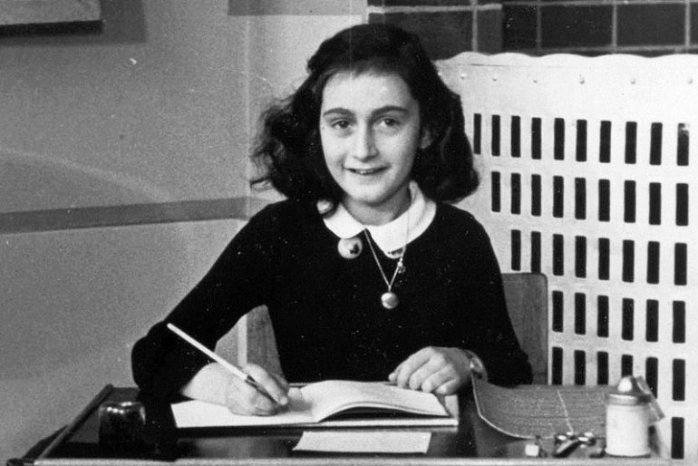 Anne Frank, foto escolar (Amsterdã) em 1940