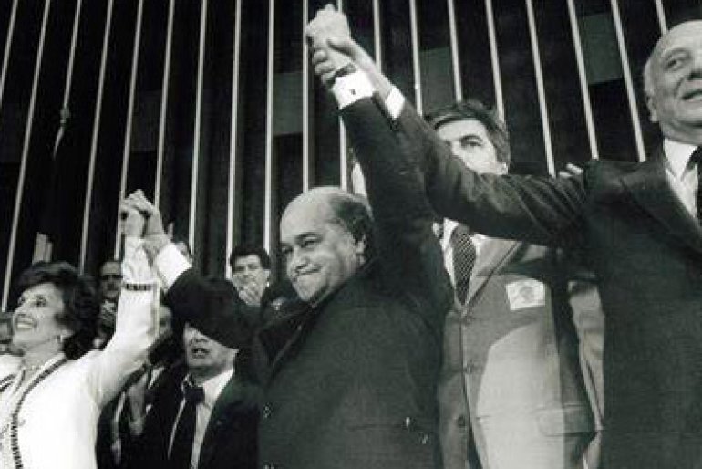 Tancredo Neves é eleito presidente da República em 15 de janeiro de 1985