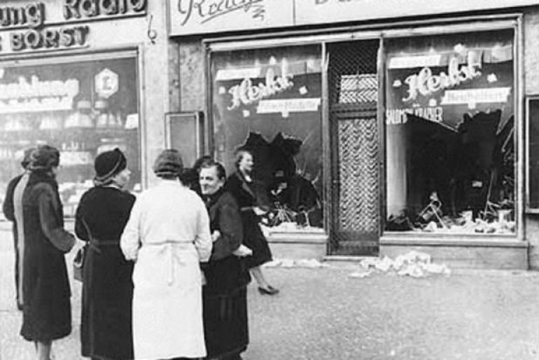 Vandalismo na "Noite dos Cristais", baderna feita nazistas "patrióticos", na Alemanha, em 1938 - antecipação da bagunça feita pelos bolsonaristas em Brasília